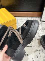 Uubags | Fendi Apres Chic White sheepskin and black suede boots  - 2