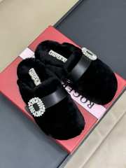 Uubags | Roger Vivier Fur Slippers In Black - 1