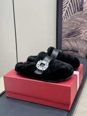 Uubags | Roger Vivier Fur Slippers In Black - 5