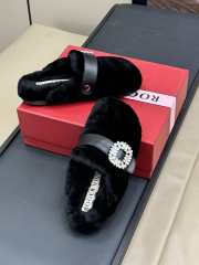 Uubags | Roger Vivier Fur Slippers In Black - 2