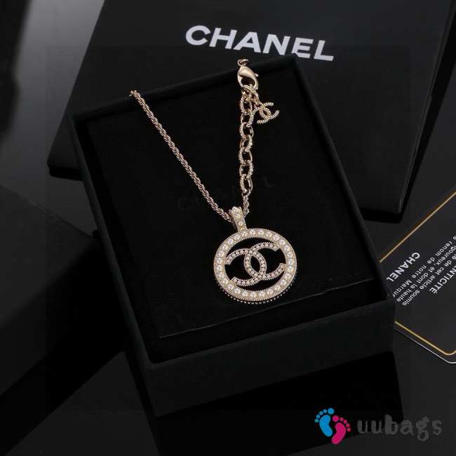 Uubags | Chanel Logo gold pearl necklace  - 1