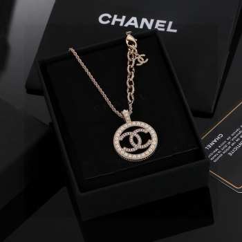 Uubags | Chanel Logo gold pearl necklace 