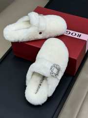 Uubags | Roger Vivier Fur Slippers In White - 6