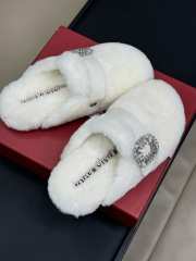 Uubags | Roger Vivier Fur Slippers In White - 2