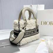 Uubags | Dior Medium Lady D-Lite Bag Ecru Cannage Lambskin Shearling In Black/White 24x21x12cm - 3