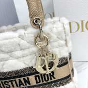 Uubags | Dior Medium Lady D-Lite Bag Ecru Cannage Lambskin Shearling In Beige/White 24x21x12cm - 2