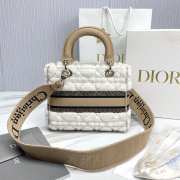 Uubags | Dior Medium Lady D-Lite Bag Ecru Cannage Lambskin Shearling In Beige/White 24x21x12cm - 5