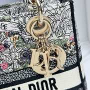 Uubags | Dior Medium Lady D-Lite Bag White Embroidery with Multicolor Dior Around the World Motif  24x21x12cm  - 6