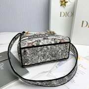 Uubags | Dior Medium Lady D-Lite Bag White Embroidery with Multicolor Dior Around the World Motif  24x21x12cm  - 2