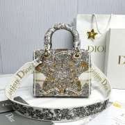 Uubags | Dior Medium Lady D-Lite Bag Beige Embroidery with Multicolor Dior Around the World Motif  24x21x12cm  - 6