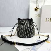 Uubags | 30 Montaigne Mini Bucket Bag with Drawstring Blue Dior Oblique Jacquard 16x18.5x13cm  - 4