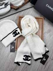 Uubags | Set Chanel Wool Hat & Scarf In White - 1