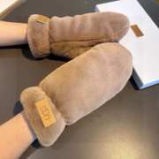 Uubags | UGG gloves in brown - 5