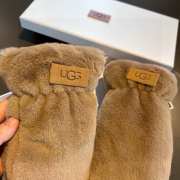 Uubags | UGG gloves in brown - 4