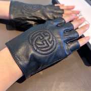 Uubags | Gucci anti-slip fingerless gloves in black - 6