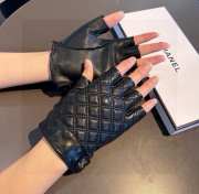 Uubags | Chanel anti-slip fingerless gloves in black - 3