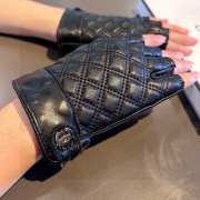 Uubags | Chanel anti-slip fingerless gloves in black - 2