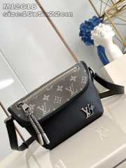 Uubags | Louis Vuitton M12618 Pulse Wearable Wallet In Grey/Black 22.5x16x5cm - 1