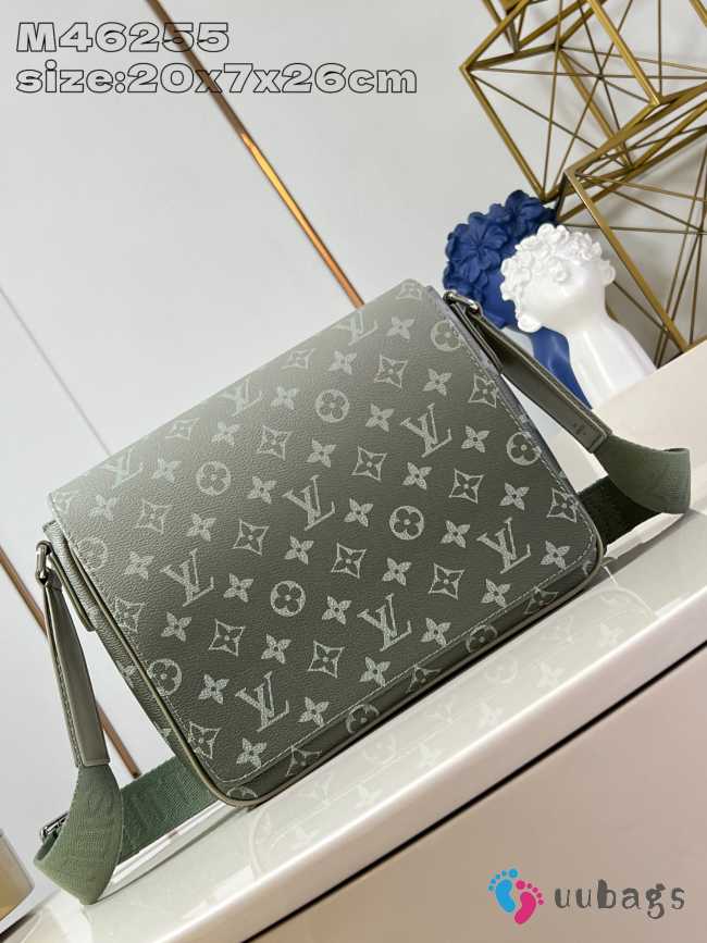 Uubags | Louis Vuitton M11593 District PM Bag In Khaki Green 26x20x7cm - 1