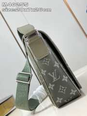 Uubags | Louis Vuitton M11593 District PM Bag In Khaki Green 26x20x7cm - 5