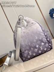 Uubags | Louis Vuitton M12067 Keepall Bandoulière Bag In Purple Frost Gradient 45x27x20cm  - 5