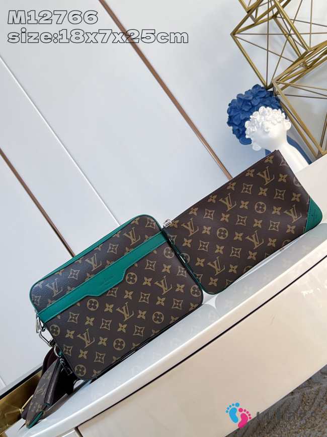 Uubags | Louis Vuitton M12766 Trio Messenger Bag In Borneo Green 25x18.5x7cm - 1