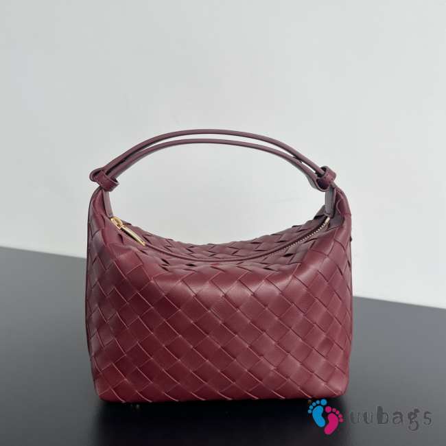 Uubags | Bottega Veneta Wallace bag with Intrecciato craftsmanship in red calf leather 22x13x9.5cm - 1