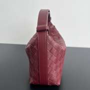 Uubags | Bottega Veneta Wallace bag with Intrecciato craftsmanship in red calf leather 22x13x9.5cm - 6