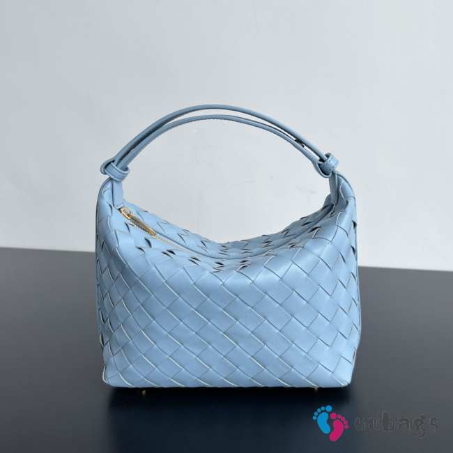 Uubags | Bottega Veneta Wallace bag with Intrecciato craftsmanship in light blue calf leather 22x13x9.5cm - 1