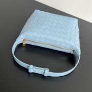 Uubags | Bottega Veneta Wallace bag with Intrecciato craftsmanship in light blue calf leather 22x13x9.5cm - 2