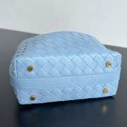 Uubags | Bottega Veneta Wallace bag with Intrecciato craftsmanship in light blue calf leather 22x13x9.5cm - 3