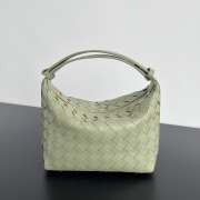 Uubags | Bottega Veneta Wallace bag with Intrecciato craftsmanship in light green calf leather 22x13x9.5cm - 1