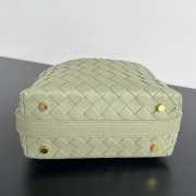 Uubags | Bottega Veneta Wallace bag with Intrecciato craftsmanship in light green calf leather 22x13x9.5cm - 4