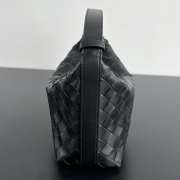 Uubags | Bottega Veneta Wallace bag with Intrecciato craftsmanship in black calf leather 22x13x9.5cm - 6