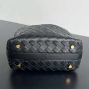 Uubags | Bottega Veneta Wallace bag with Intrecciato craftsmanship in black calf leather 22x13x9.5cm - 3