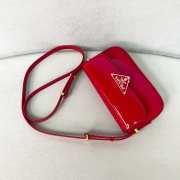 Uubags | Prada patent leather shoulder bag with flap in red 10.5x20.5x4cm - 2