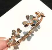 Uubags | Van Cleef & Arpels Frivole bracelet, 7 flowers, medium model 18K yellow gold, diamond - 6