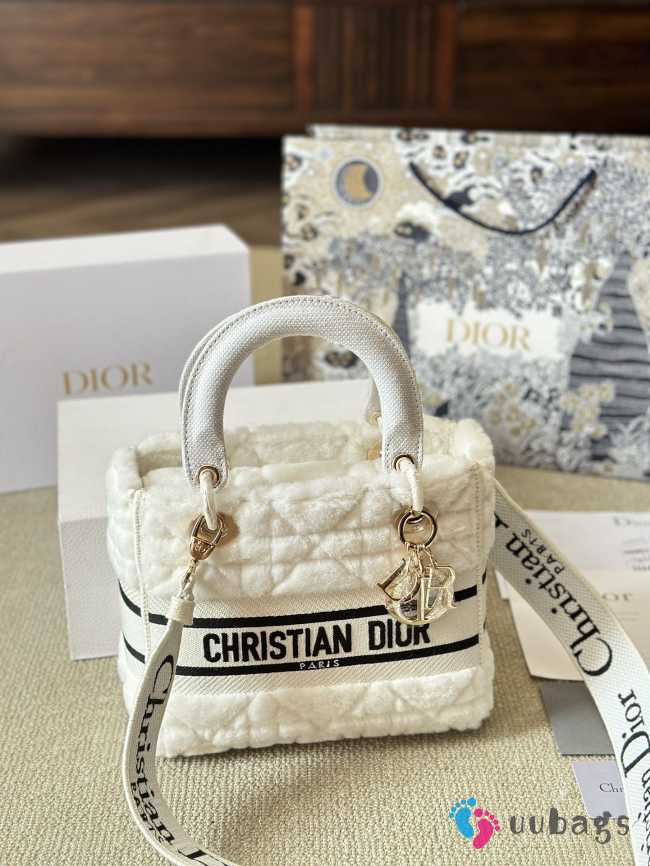 Uubags | Dior Medium Lady D-lite White Cannage Shearling Bag 24x20x11cm - 1