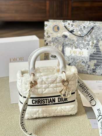 Uubags | Dior Medium Lady D-lite White Cannage Shearling Bag 24x20x11cm