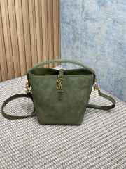 Uubags | YSL Le 37 small in green suede leather 17x20x13cm - 1