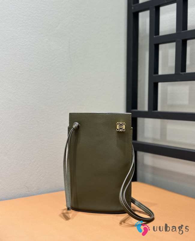 Uubags | Loewe Dice pocket in classic calfskin green 20.5x12.7x4.5cm - 1