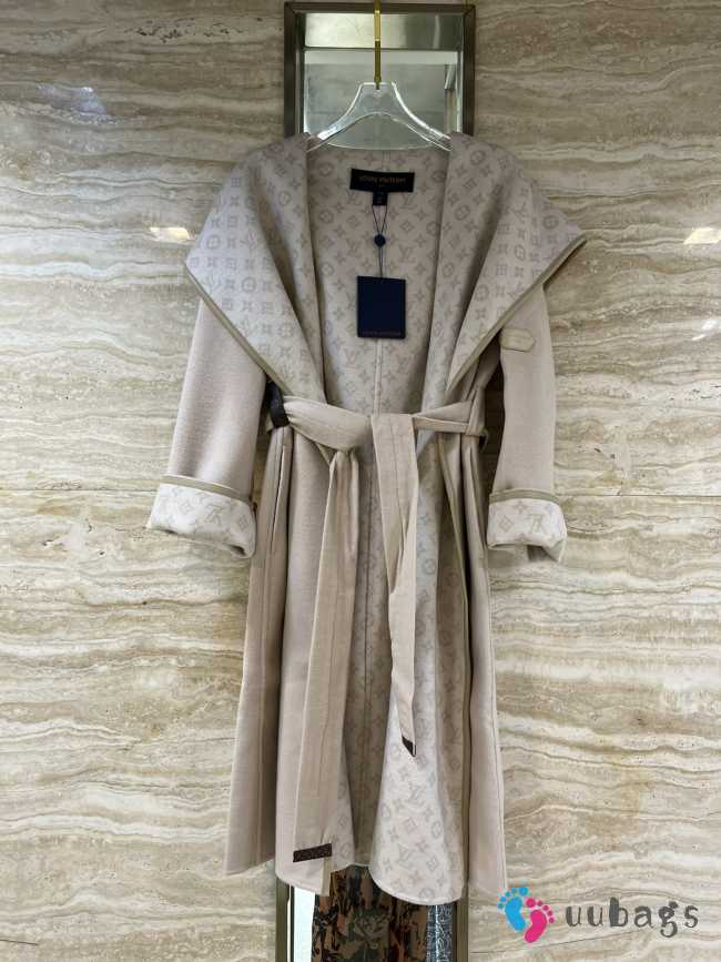 Uubags | Louis Vuitton wool long coat with monogram in beige - 1