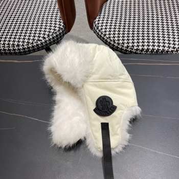 Uubags | Moncler fur winter hat in white