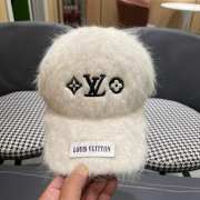 Uubags | Louis Vuitton fur cap in white - 4