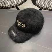 Uubags | Louis Vuitton fur cap in black - 1