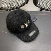 Uubags | Louis Vuitton fur cap in black - 4