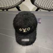 Uubags | Louis Vuitton fur cap in black - 3