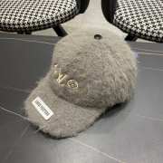 Uubags | Louis Vuitton fur cap in grey - 1