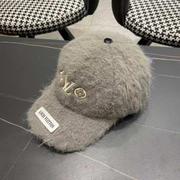 Uubags | Louis Vuitton fur cap in grey