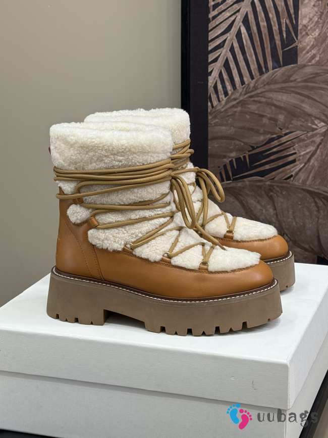 Uubags | Celine Bulky Lace-Up Boot in Shearling And Calfskin - 1